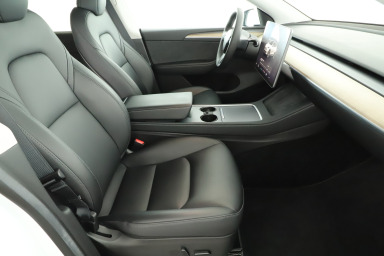 Tesla Model Y - 2023