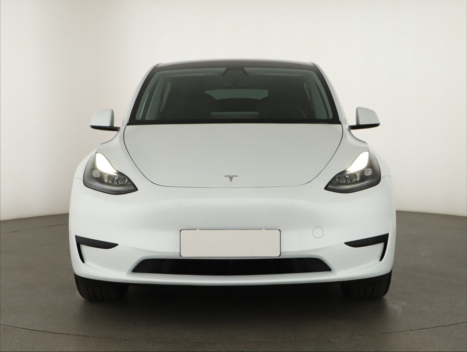 Tesla Model Y - 2023