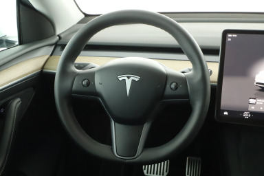 Tesla Model Y - 2023