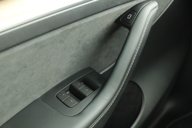 Tesla Model Y - 2023