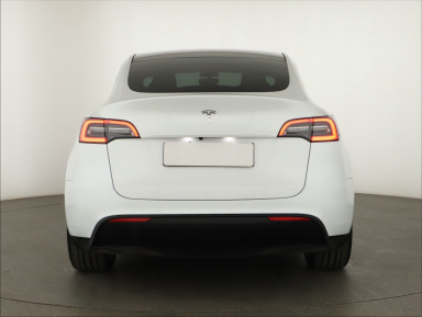 Tesla Model Y - 2023