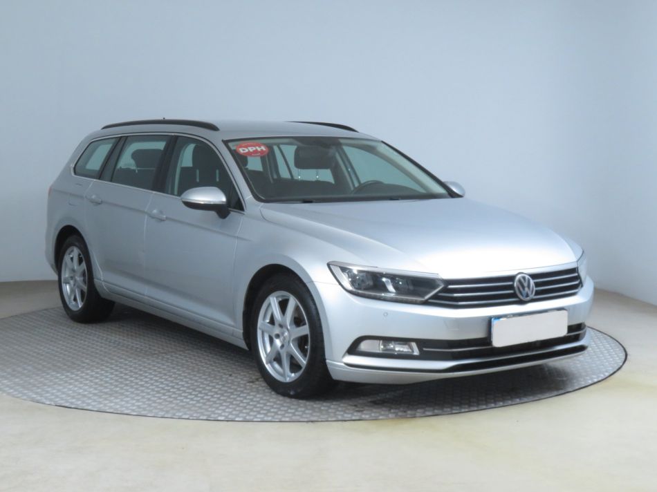 Volkswagen Passat - 2015