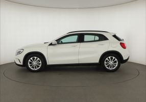 Mercedes-Benz GLA - 2016