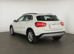 Mercedes-Benz GLA - 2016