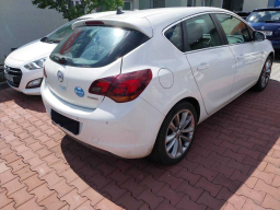 Opel Astra 2011