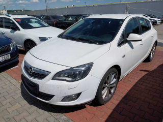 Opel Astra, 2011