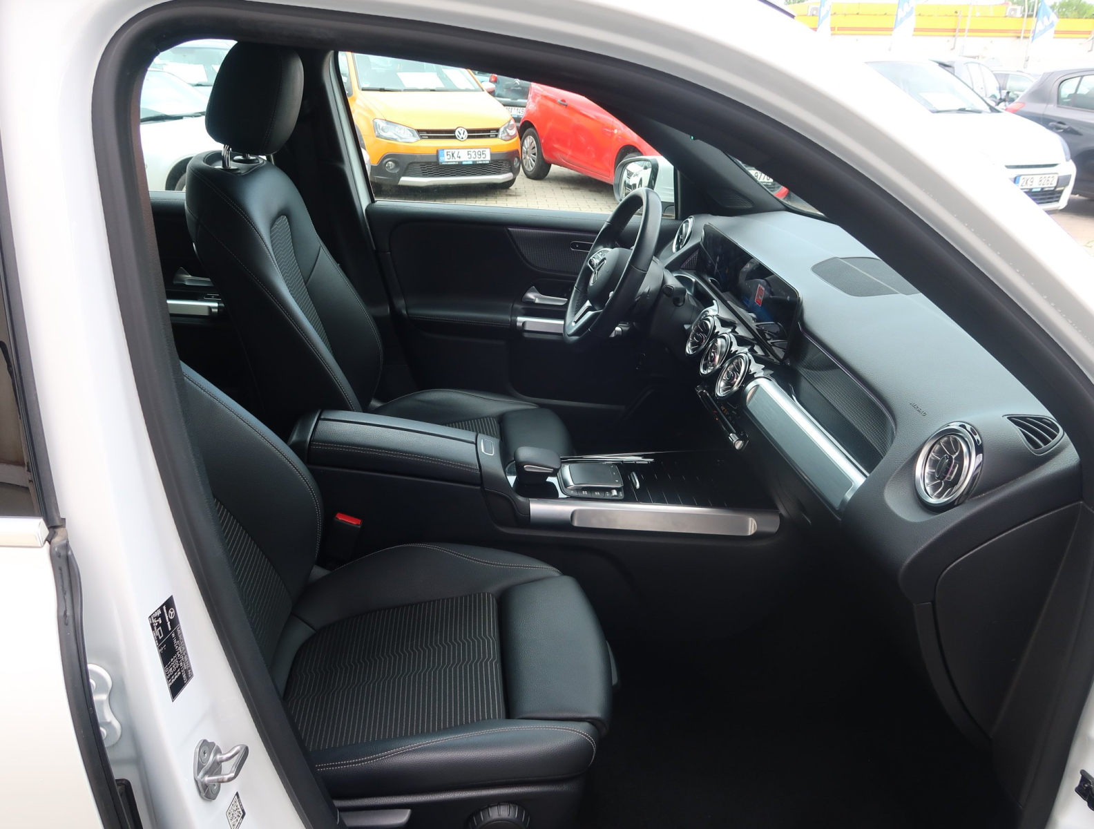 Mercedes-Benz GLB - 2021