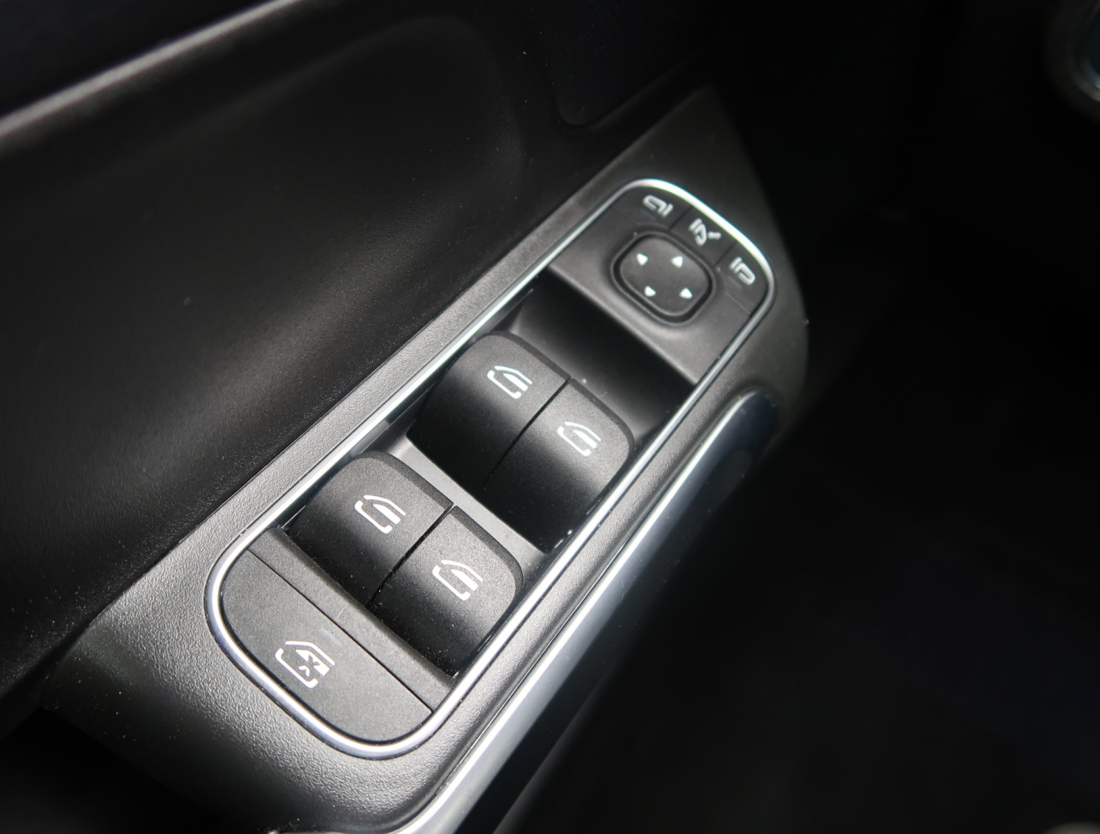 Mercedes-Benz GLB - 2021