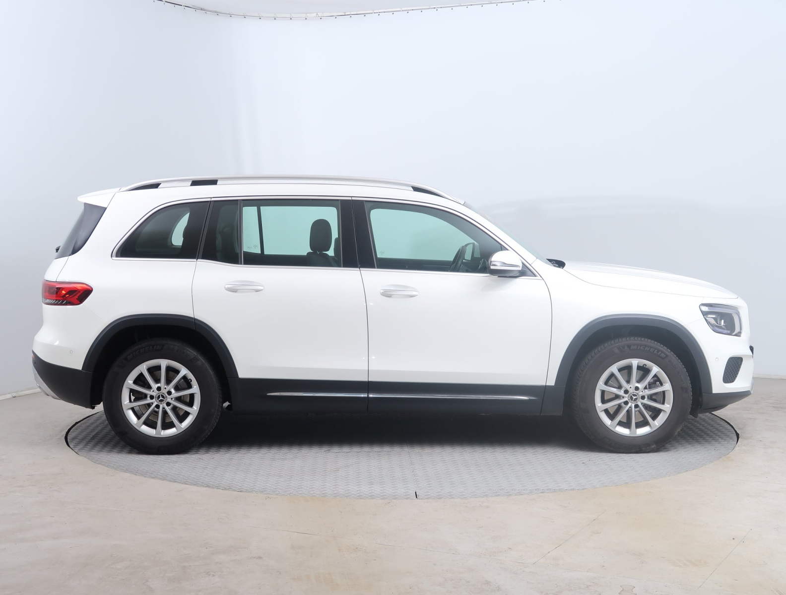 Mercedes-Benz GLB - 2021