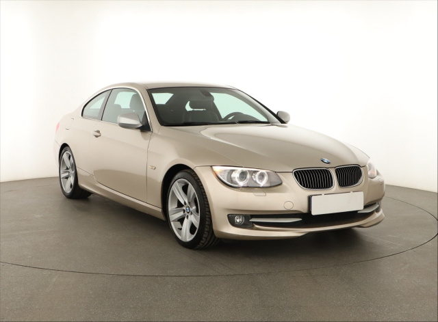BMW 3 2011