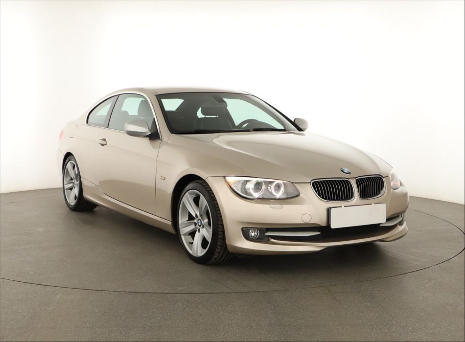 BMW 3 - 2011