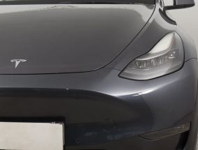 Tesla Model Y - 2021