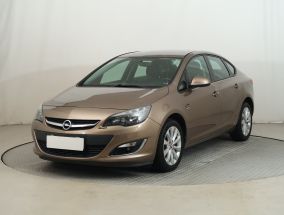 Opel Astra - 2013