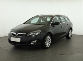 Opel Astra - 2011