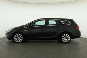 Opel Astra - 2011