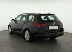 Opel Astra - 2011