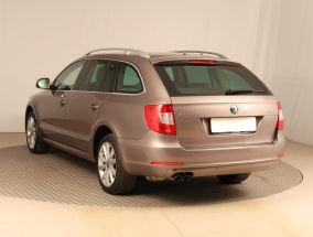 Skoda Superb - 2011