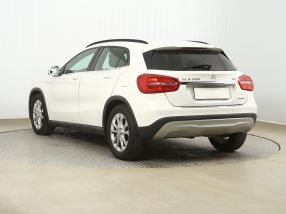 Mercedes-Benz GLA - 2015