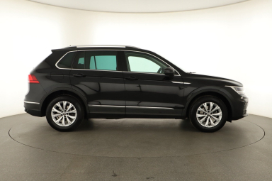 Volkswagen Tiguan - 2022