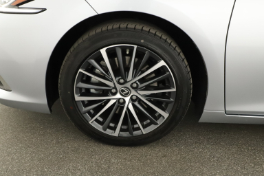 Lexus ES - 2024