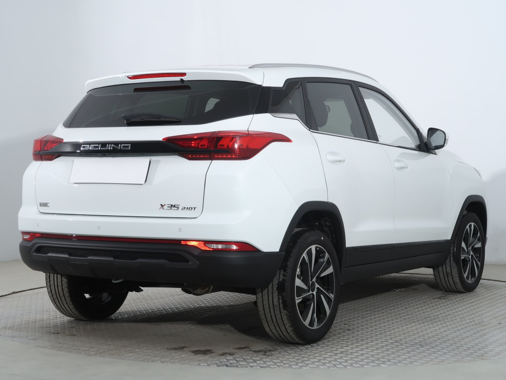 BAIC X3