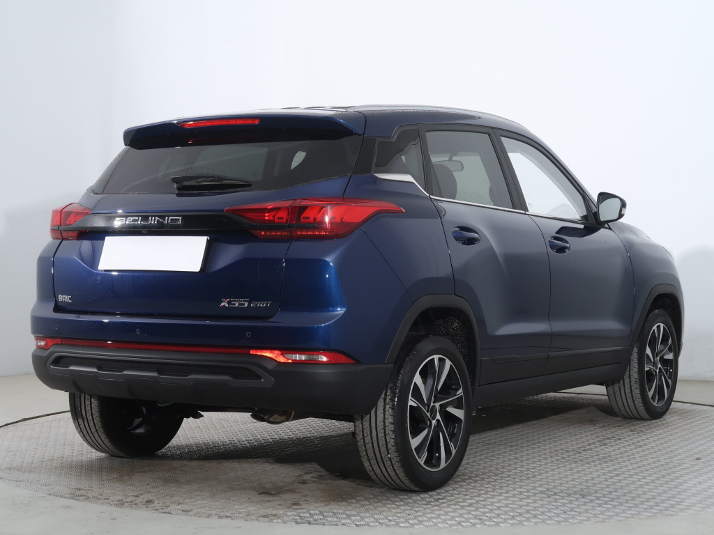 BAIC X3