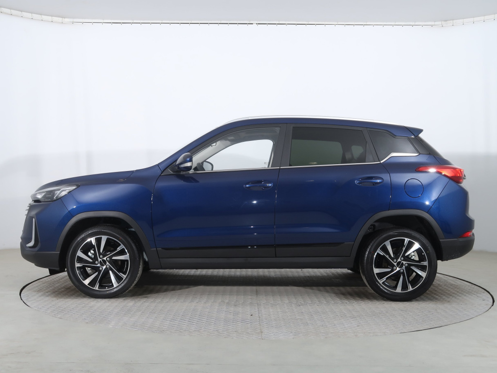 BAIC X3