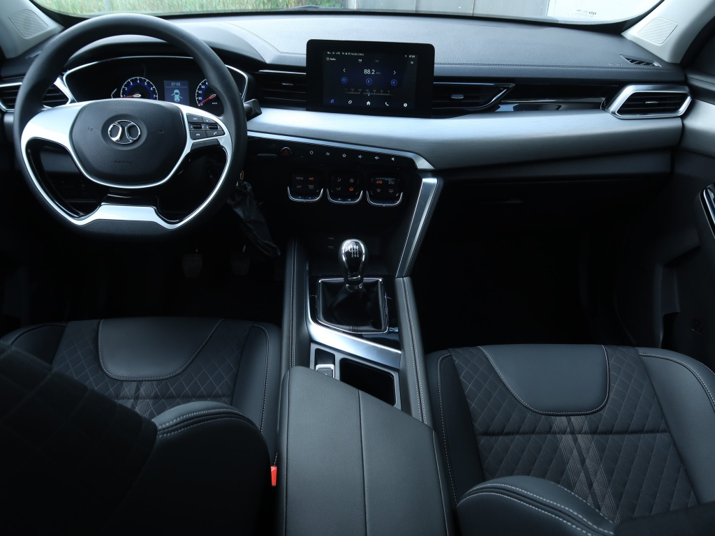 BAIC X3