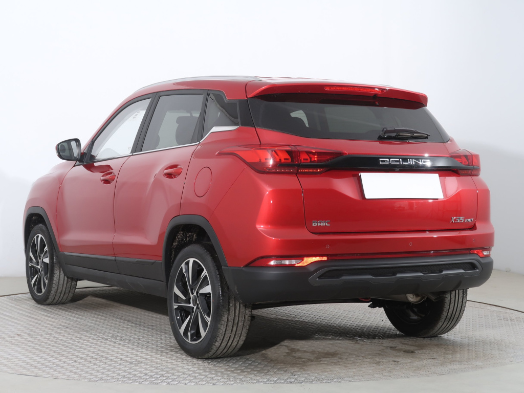 BAIC X3