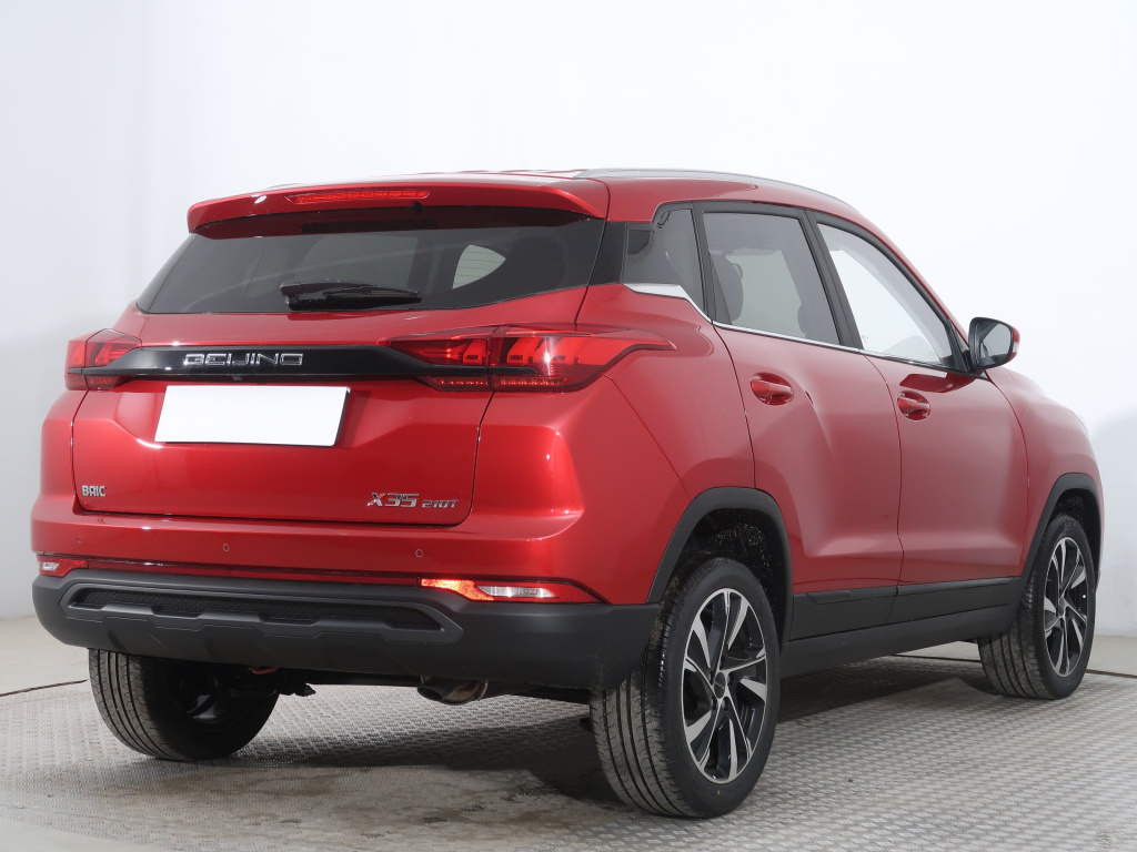 BAIC X3