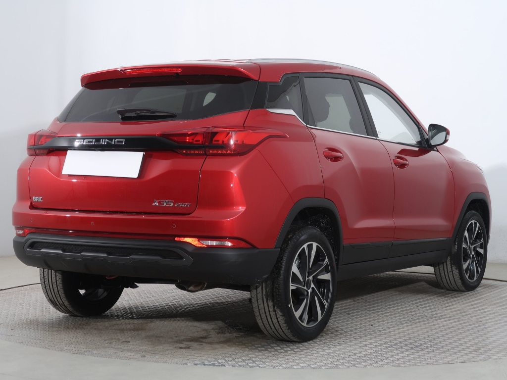 BAIC X3
