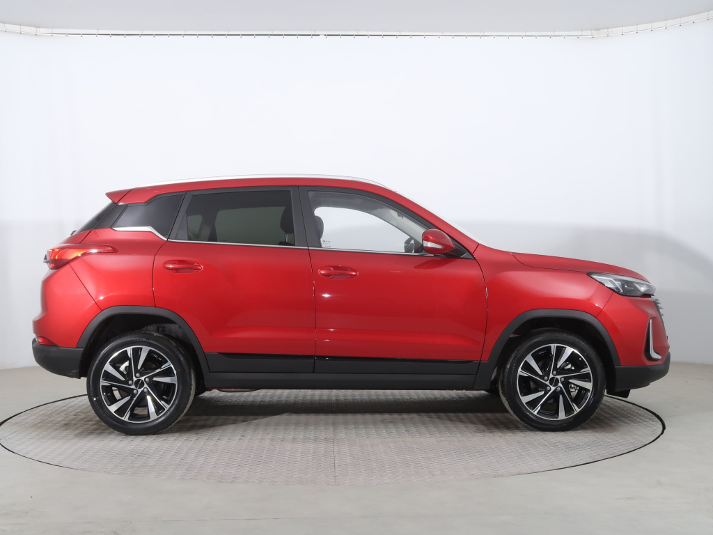 BAIC X3