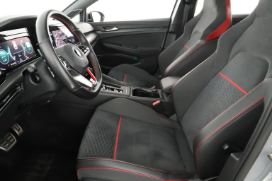 Volkswagen Golf - 2021