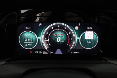 Volkswagen Golf - 2021