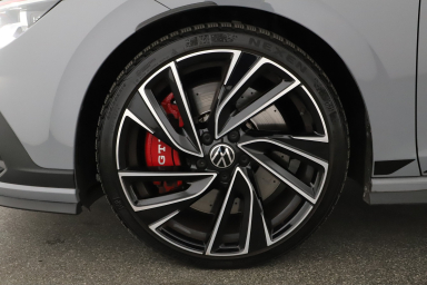 Volkswagen Golf - 2021