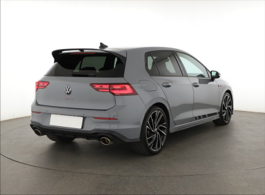 Volkswagen Golf - 2021