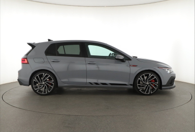 Volkswagen Golf - 2021
