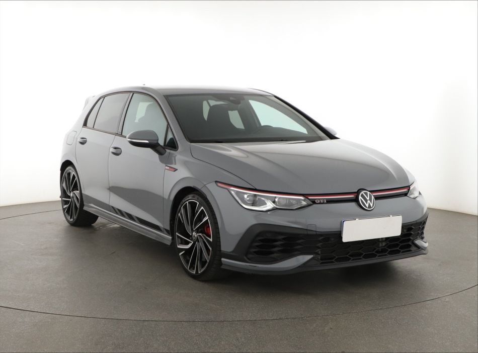 Volkswagen Golf - 2021