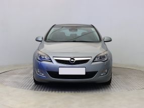Opel Astra - 2012