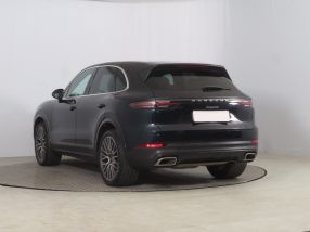 Porsche Cayenne - 2021