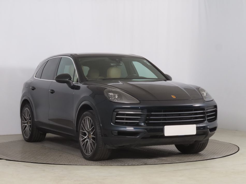 Porsche Cayenne - 2021