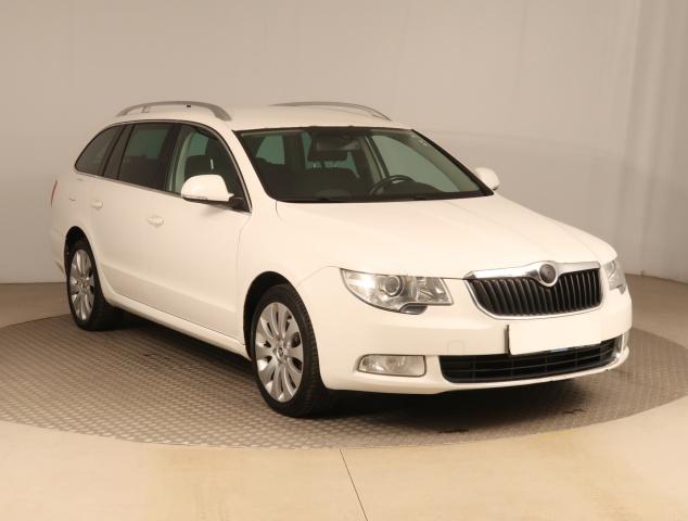 Škoda Superb, 2011