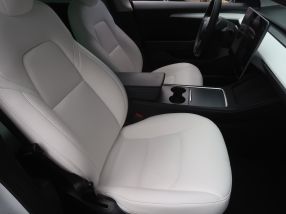 Tesla Model 3 - 2021