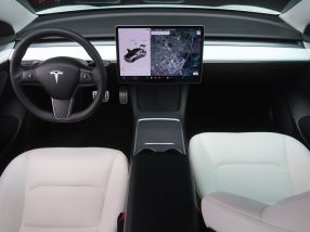 Tesla Model 3 - 2021