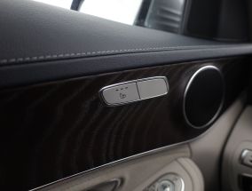 Mercedes-Benz C - 2015