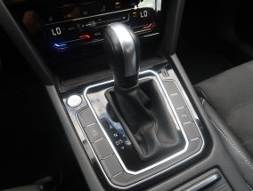 Volkswagen Passat - 2021