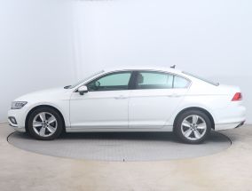 Volkswagen Passat - 2021
