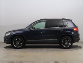 Volkswagen Tiguan - 2012