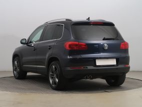 Volkswagen Tiguan - 2012