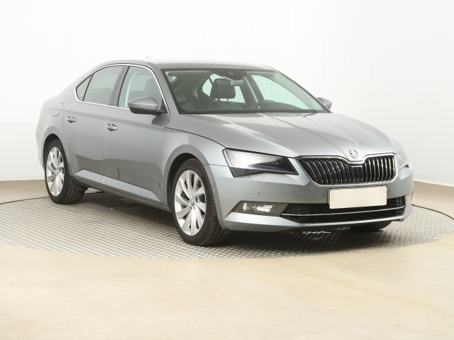 Škoda Superb 2015